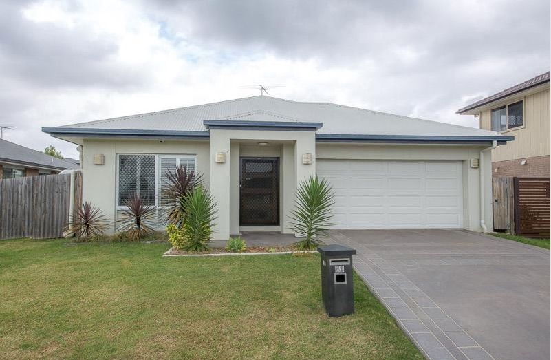 5 bedrooms House in 32 MacDonald Place CARSELDINE QLD, 4034