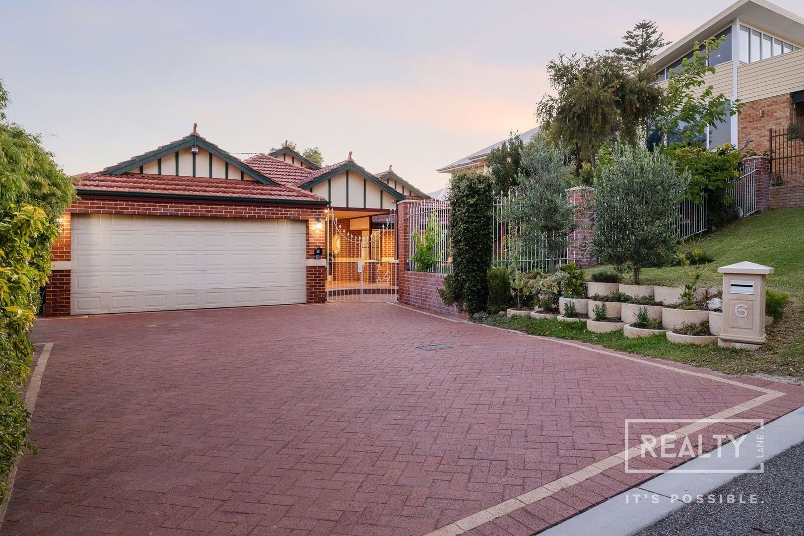 4 bedrooms House in 6 Arbery Avenue SORRENTO WA, 6020