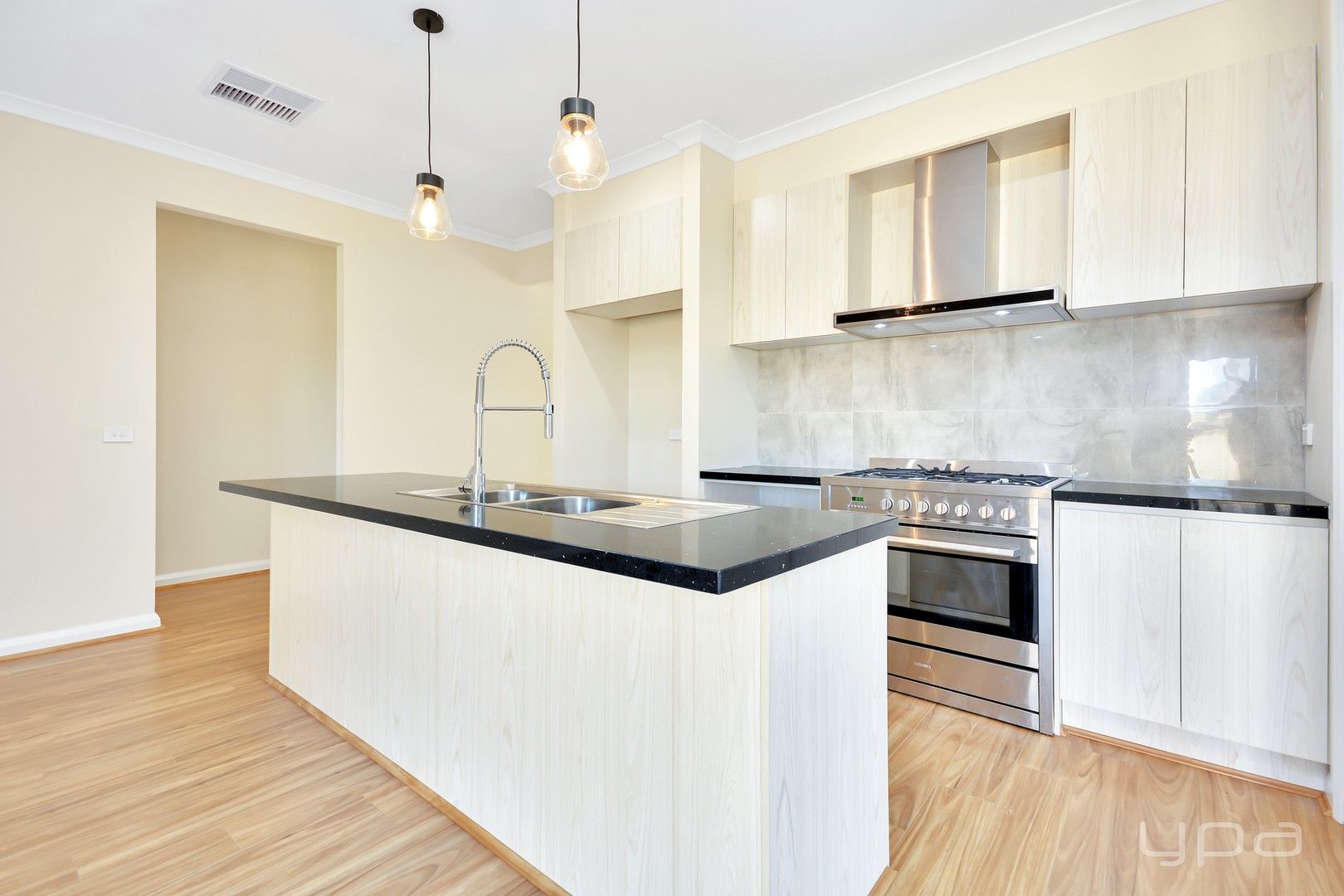 4 bedrooms House in 32 Tulsi Avenue WERRIBEE VIC, 3030