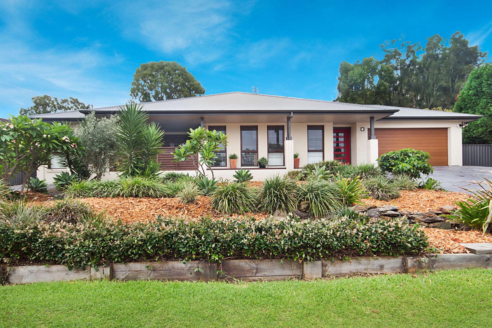 6 Dandaraga Road, Brightwaters Property History & Address Research