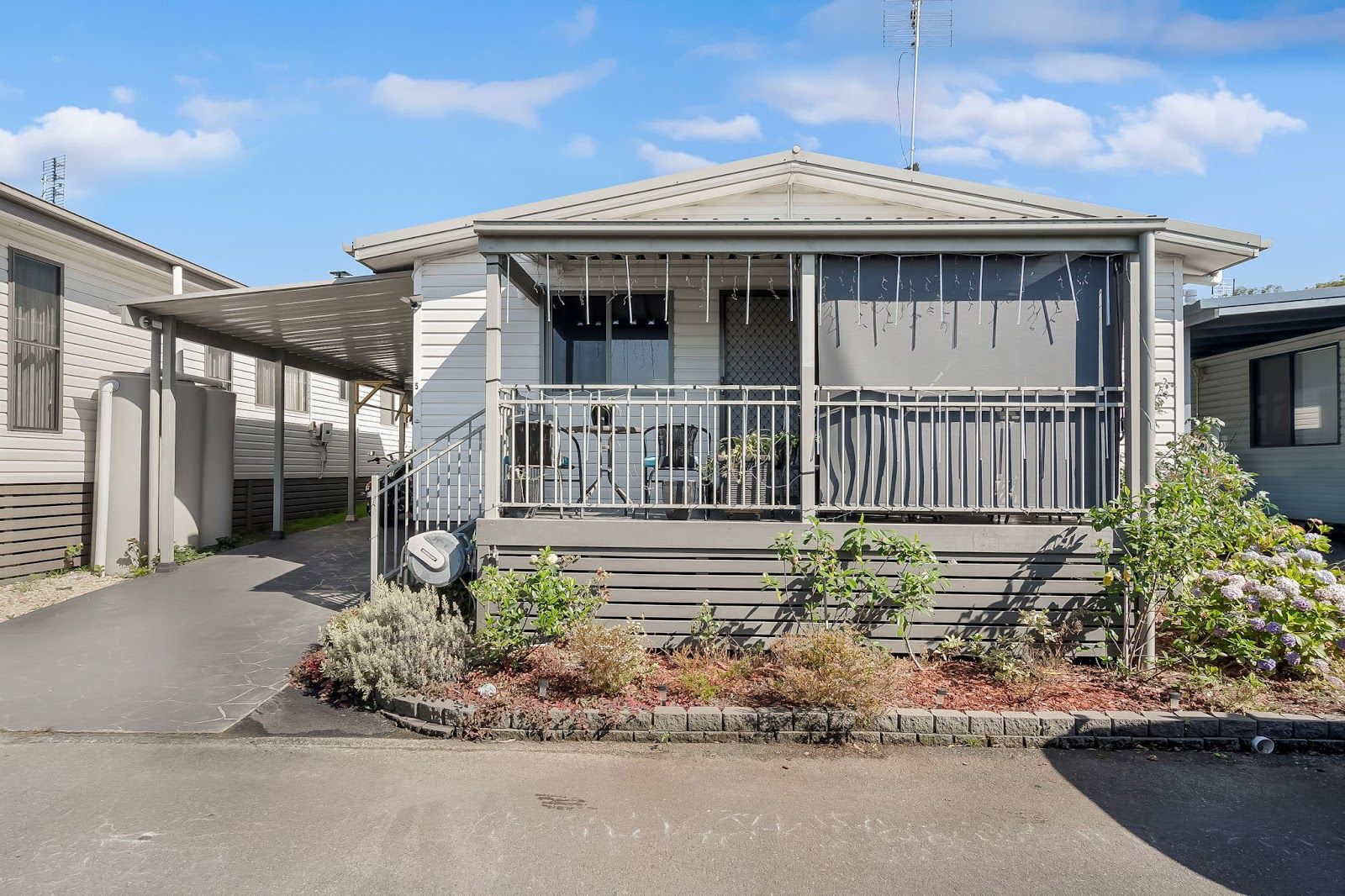 2 bedrooms Apartment / Unit / Flat in 5/750 Pacific Highway LAKE MUNMORAH NSW, 2259