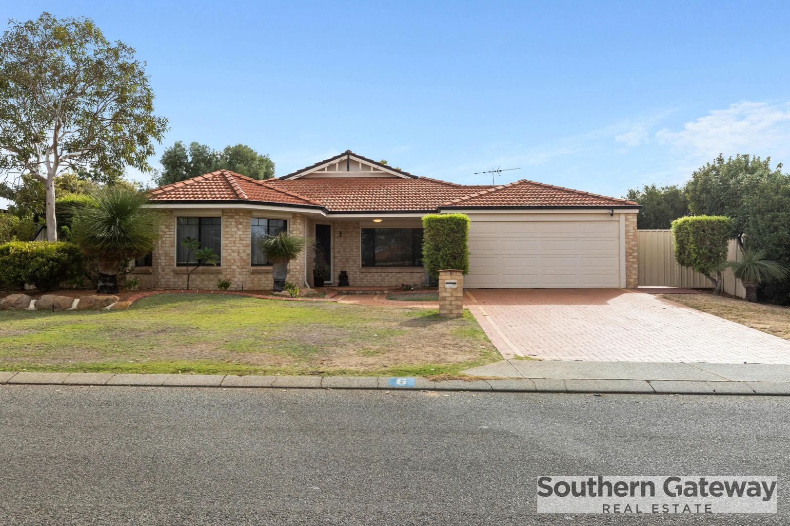 6 Colchester Avenue, Orelia WA 6167, Image 1