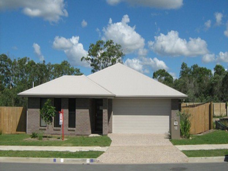 4 bedrooms House in 18 Bidmead Circuit PIMPAMA QLD, 4209