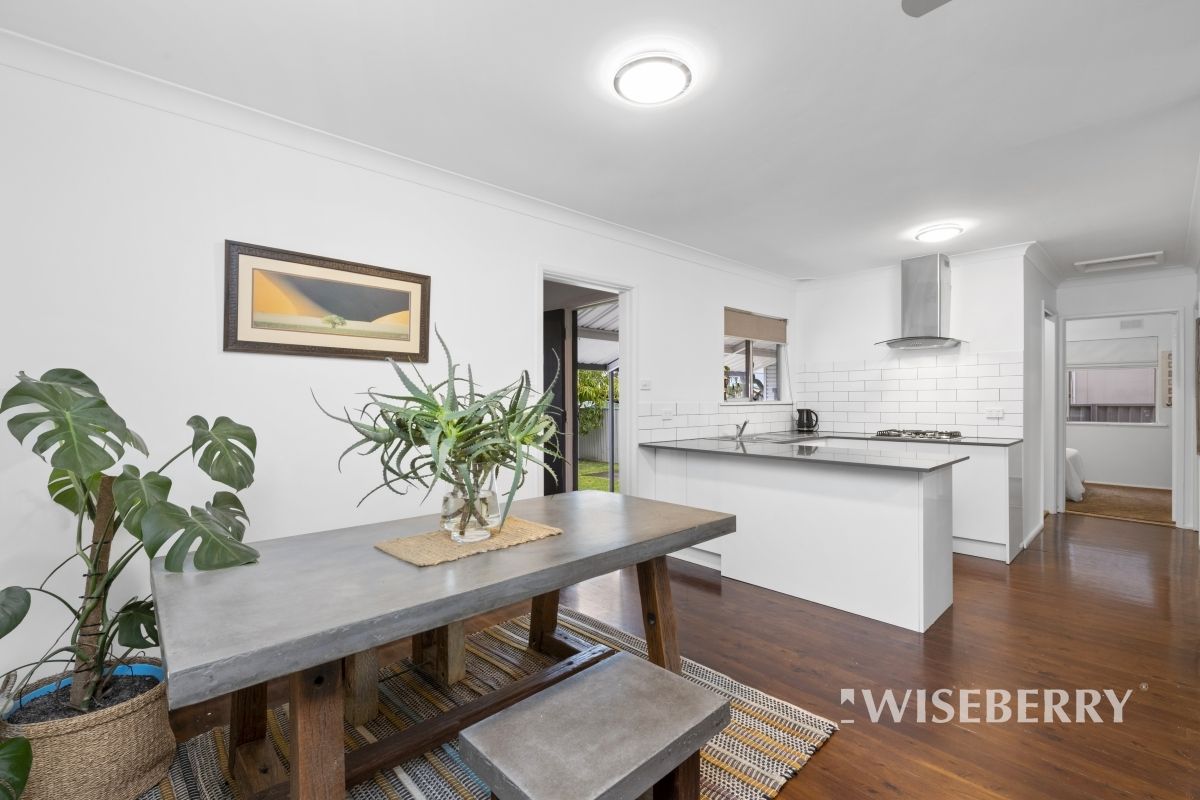 19 Cornwall Avenue, Gorokan NSW 2263, Image 2