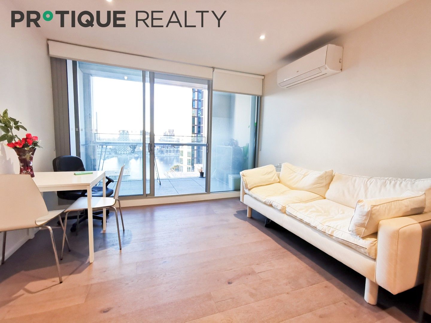 2 bedrooms Apartment / Unit / Flat in 1308/888 Collins St DOCKLANDS VIC, 3008