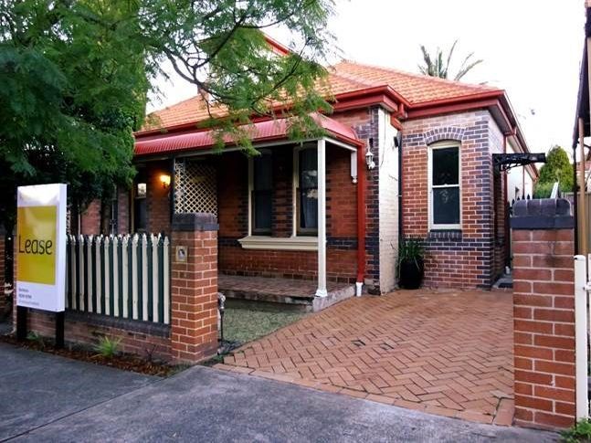 2 bedrooms House in 6A Judd Street BANKSIA NSW, 2216