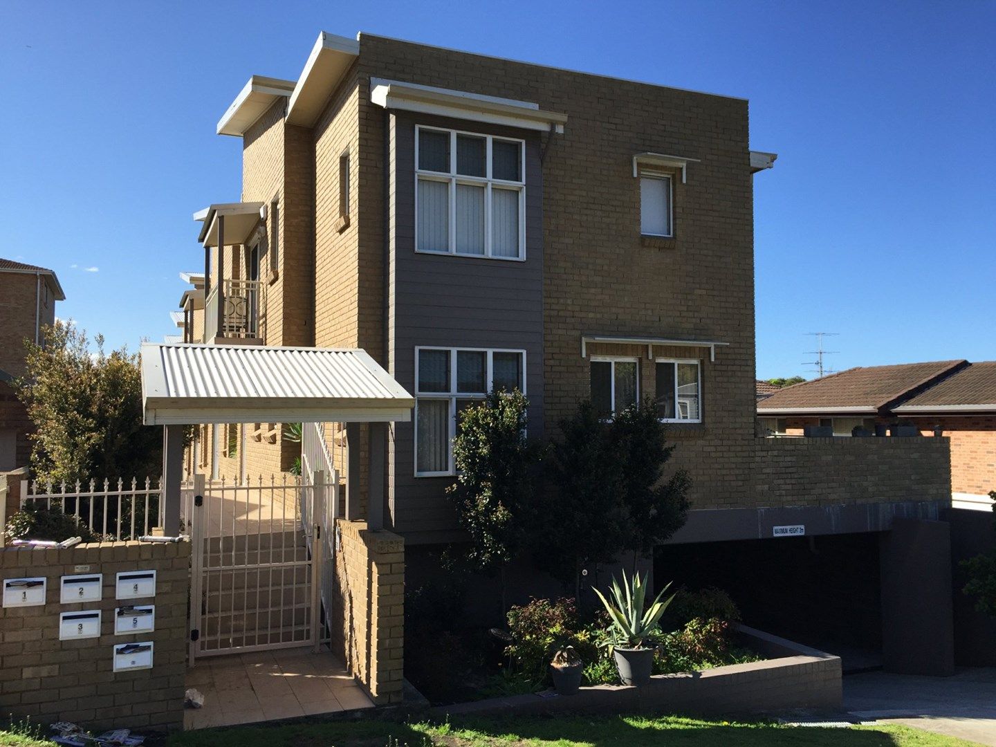 3 bedrooms Townhouse in 5/26 Loftus Street WOLLONGONG NSW, 2500