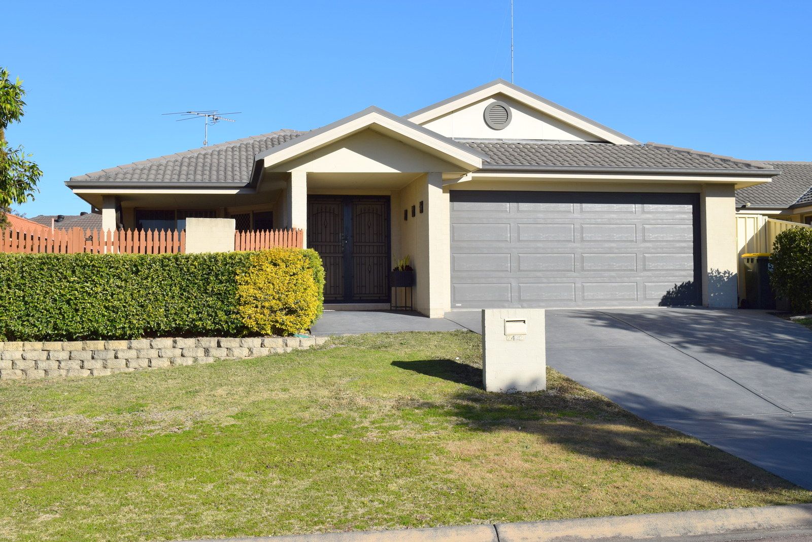 2/24 Carnarvon Crt, East Maitland NSW 2323, Image 0