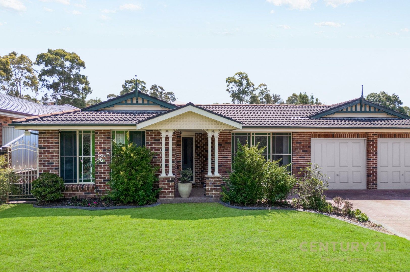 5 bedrooms House in 5 Hogue Place MOUNT ANNAN NSW, 2567