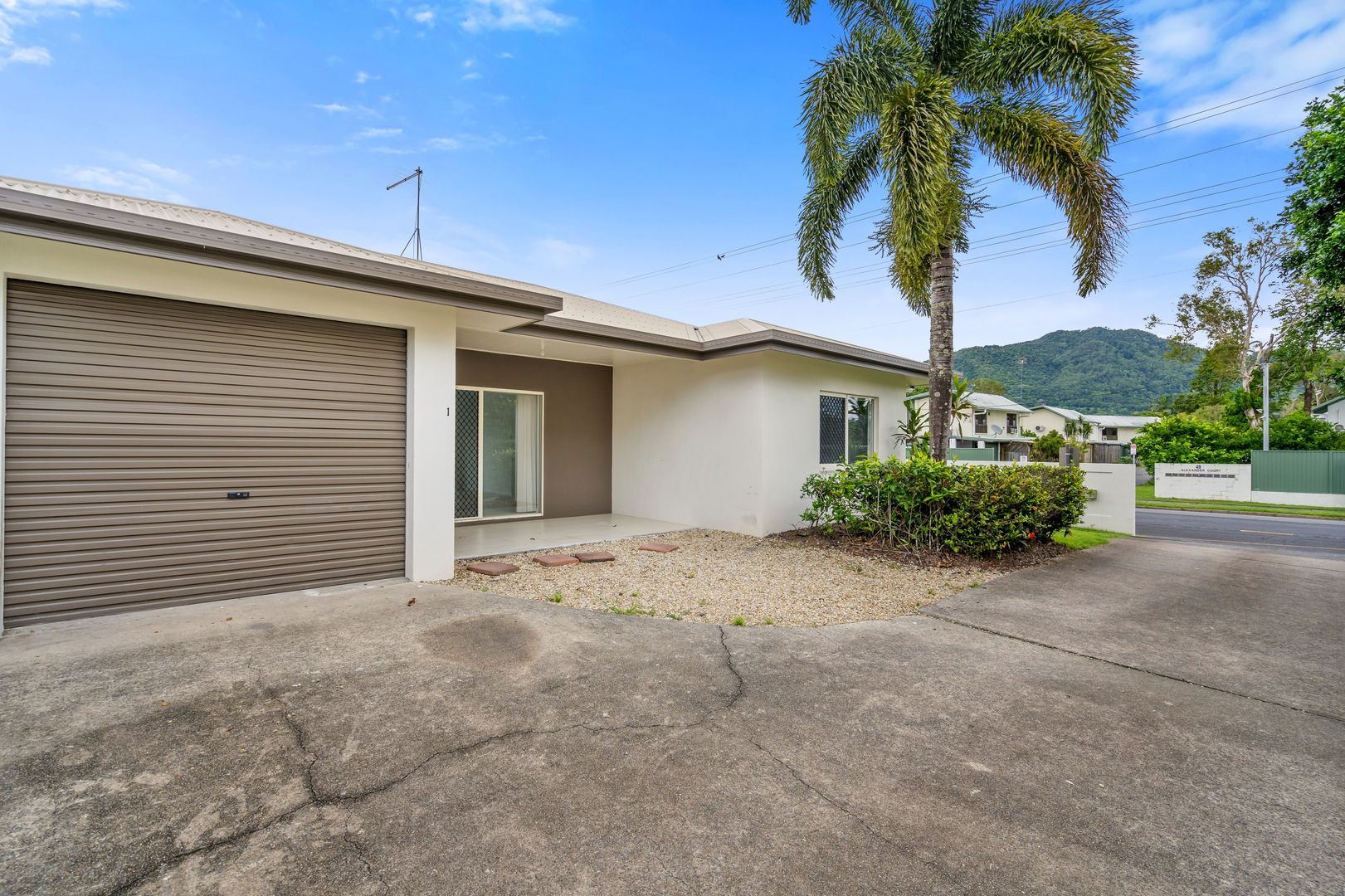 1/48-50 English Street, Manunda QLD 4870, Image 1