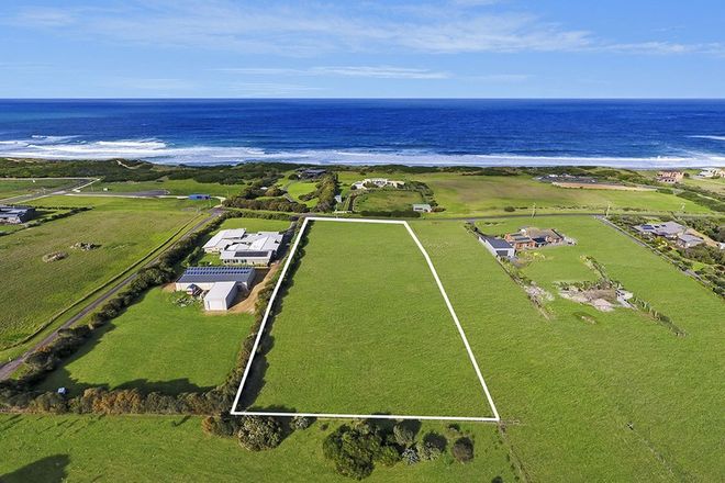 Picture of 18 Logans Beach Road, WARRNAMBOOL VIC 3280