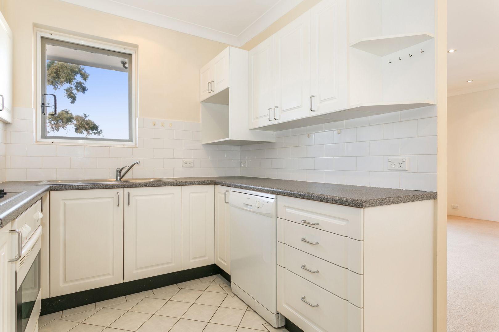 14/6 Campbell Parade, Manly Vale NSW 2093, Image 2