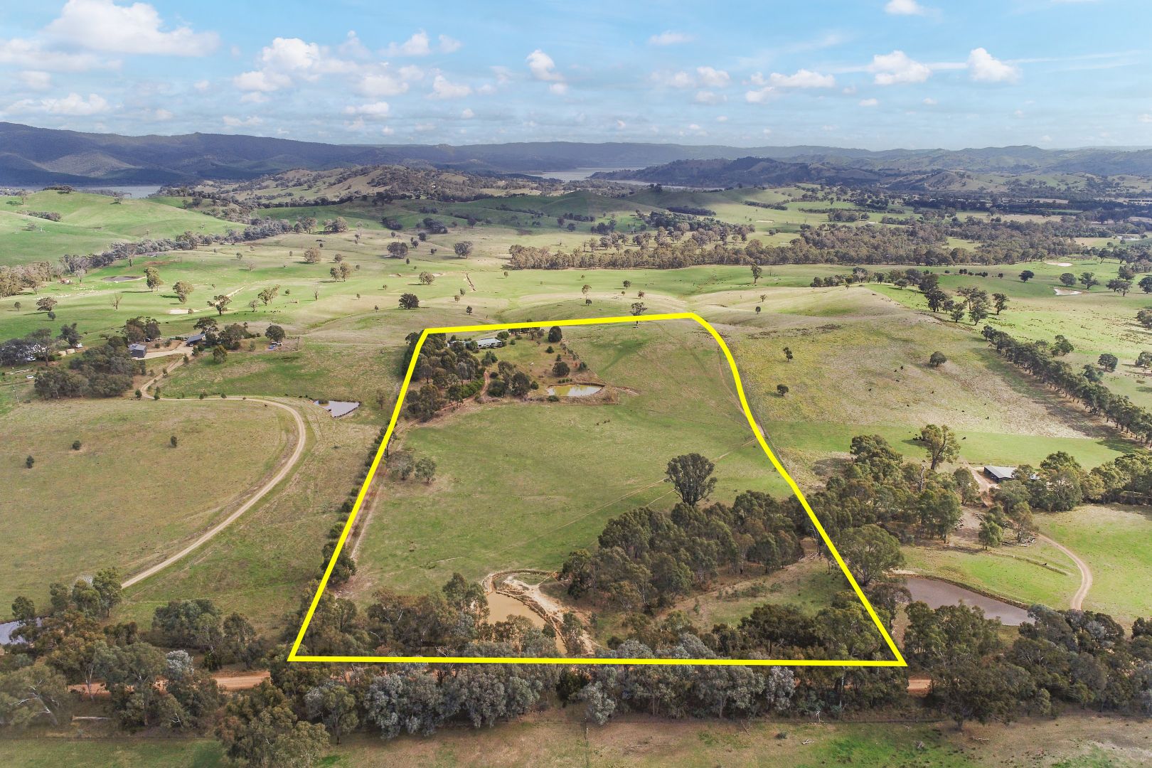 918 Monkey Gully Road, Goughs Bay VIC 3723, Image 2