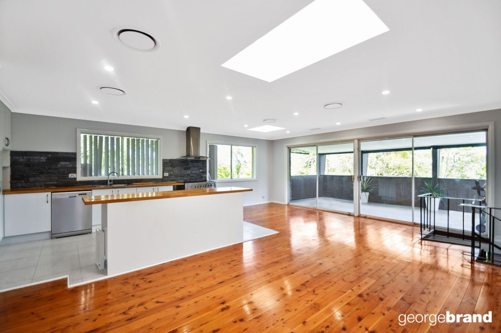 10 Pixie Avenue, Green Point NSW 2251, Image 1