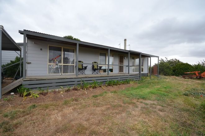 Picture of 3309 Geelong Road, CROSS ROADS VIC 3373