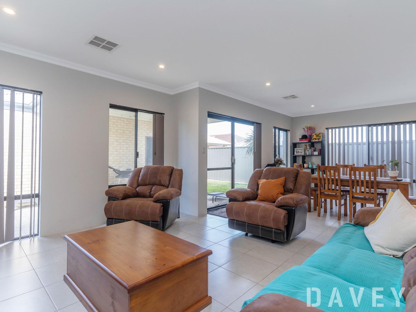 42 Panzano Circuit, Woodvale WA 6026, Image 2