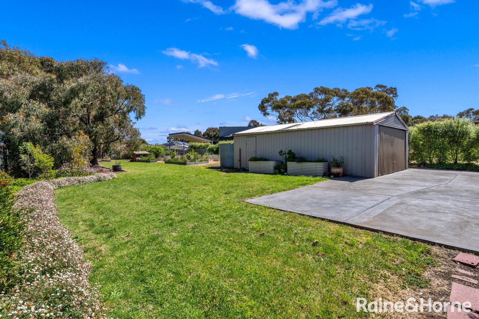 17 Gap Road, Riddells Creek VIC 3431, Image 2