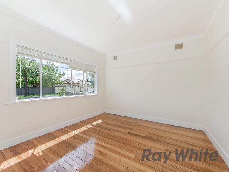 52 Beaver Street, St Albans VIC 3021, Image 2