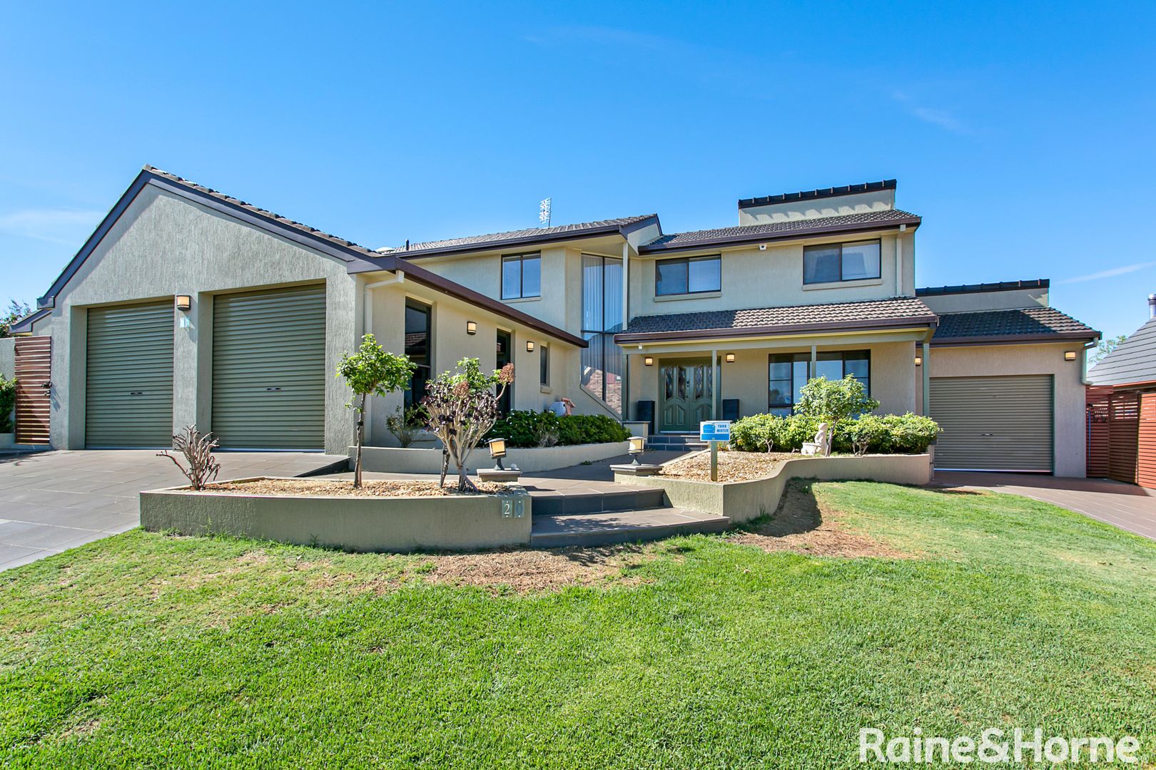 20 The Mews Tamworth Nsw 2340 Domain