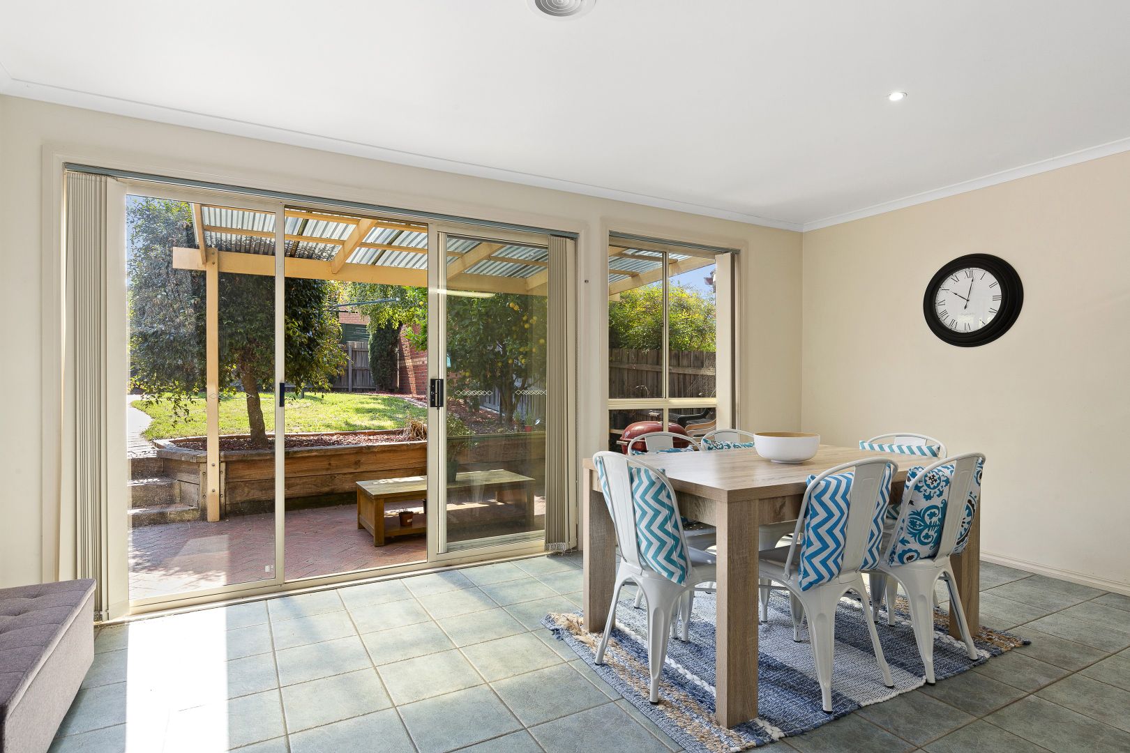 4 Viewbank Place, Mill Park VIC 3082, Image 2