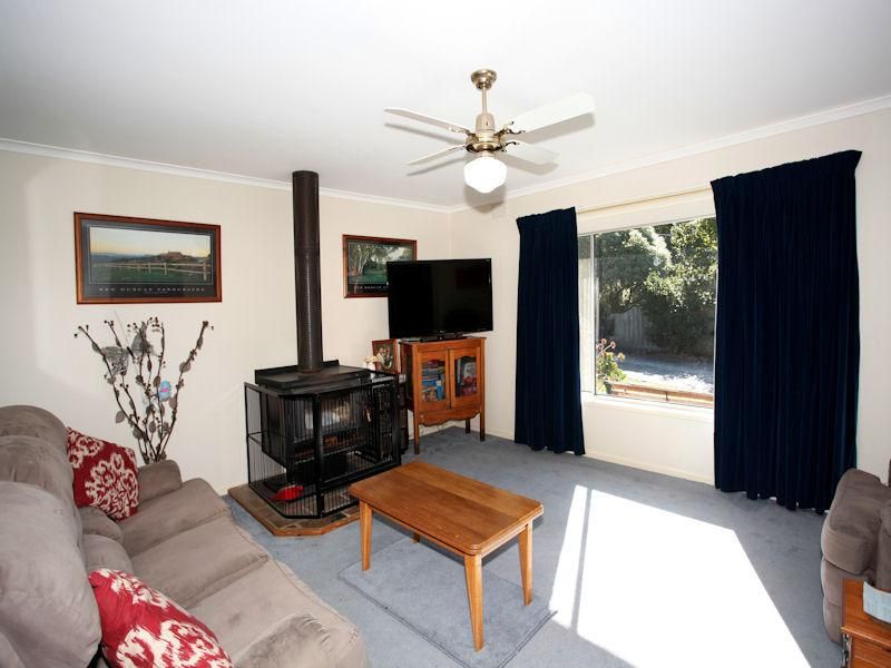 11 Home Road, NAR NAR GOON VIC 3812, Image 1