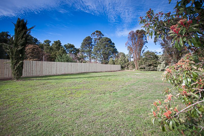 6A White Avenue, Romsey VIC 3434, Image 0