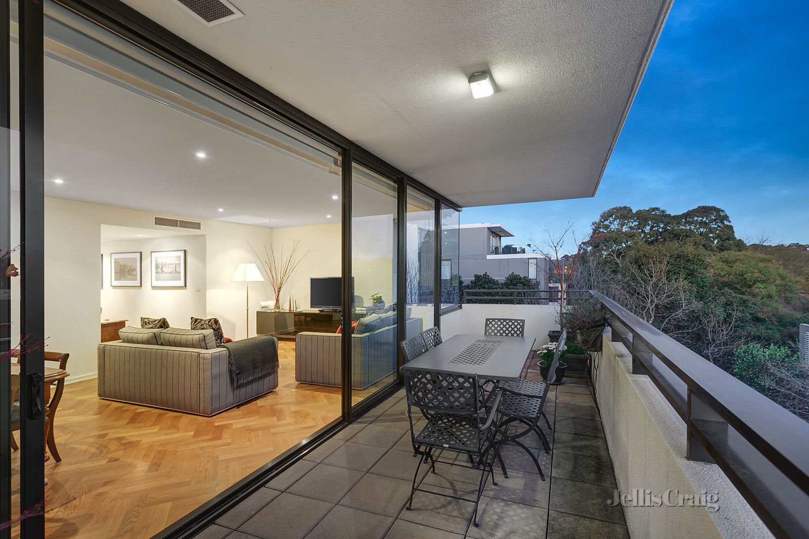 208/188 Canterbury Road, Canterbury VIC 3126, Image 2