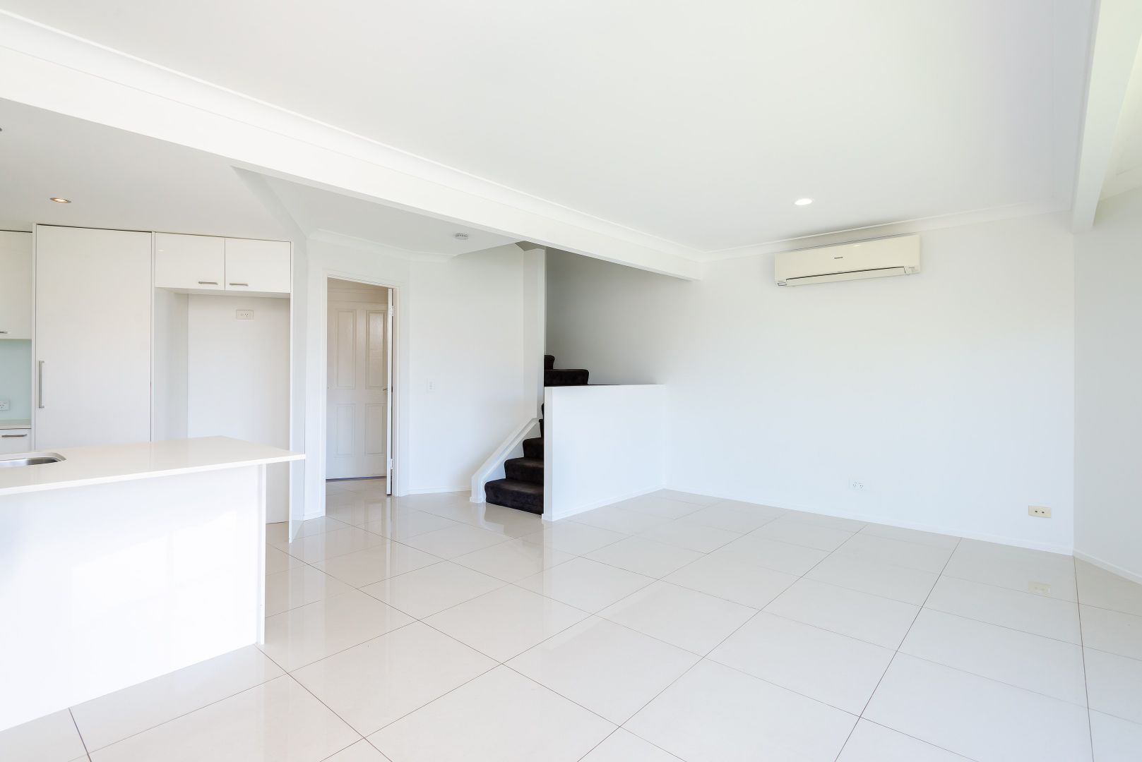 4/38 Abalone Avenue, Paradise Point QLD 4216, Image 2