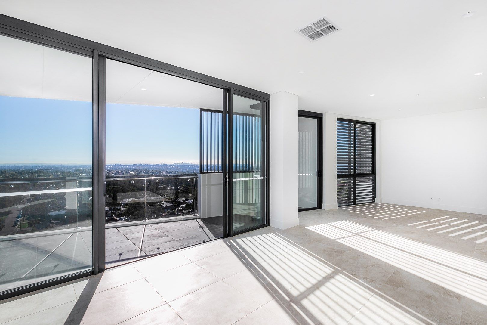 3 bedrooms Apartment / Unit / Flat in 1002/26a Belmont Street SUTHERLAND NSW, 2232