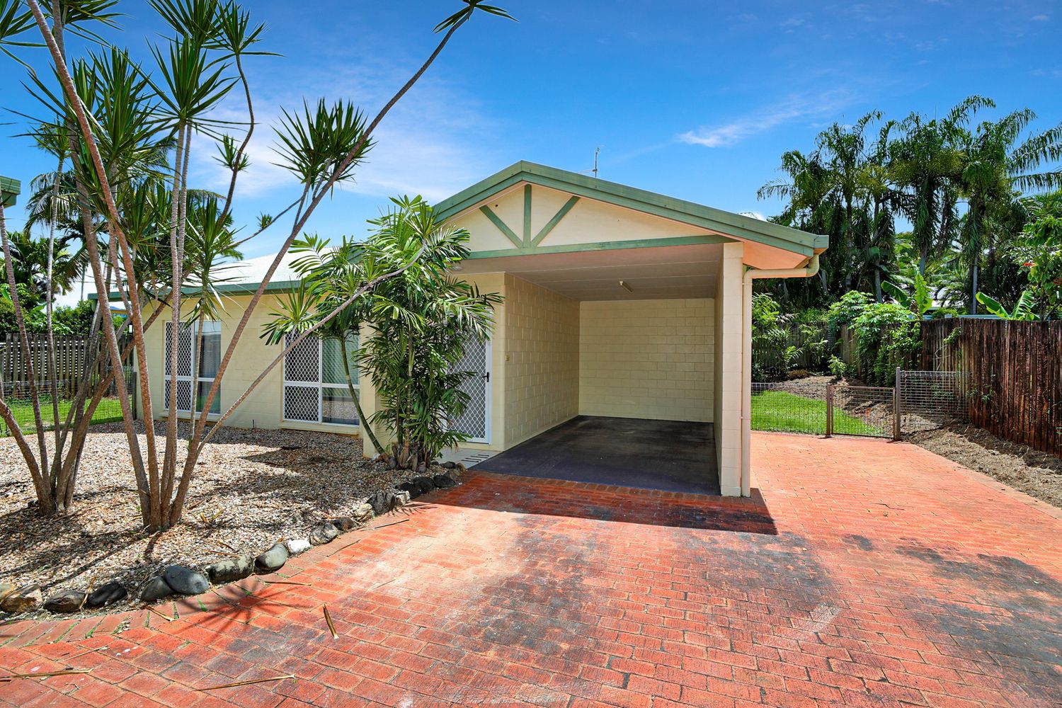 2/15 Cintra Street, Bentley Park QLD 4869, Image 2