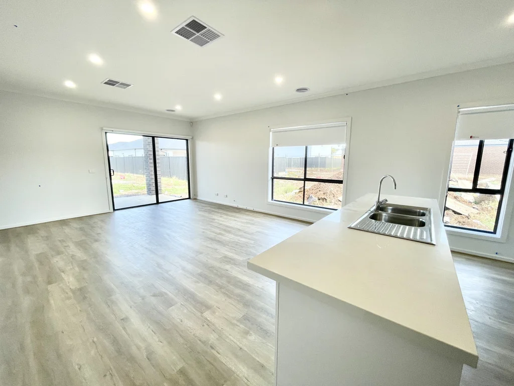 Additional image 12 of 11 Starthistle Approach, Rockbank VIC 3335