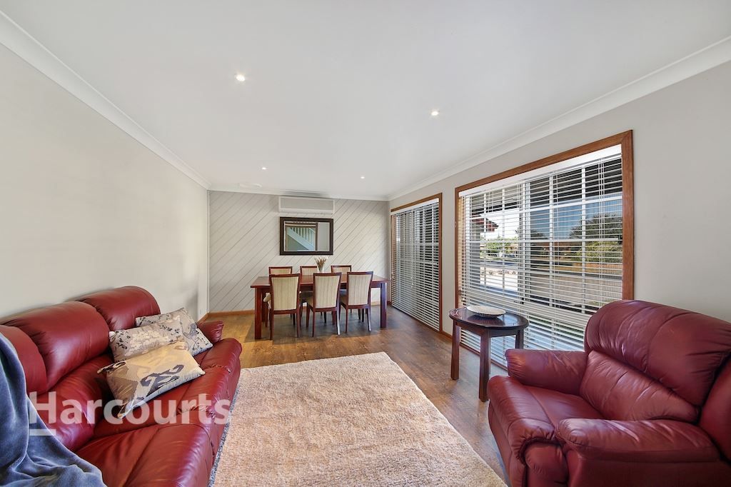 30 Athel Tree Crescent, Bradbury NSW 2560, Image 2