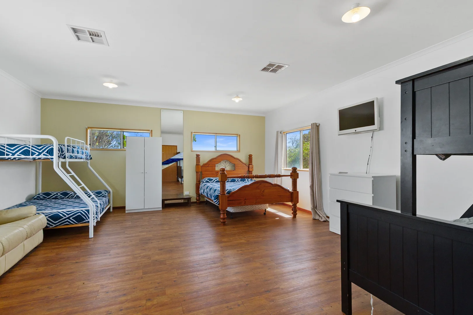 Additional image 16 of 17 Gannet Crescent, Marion Bay SA 5575