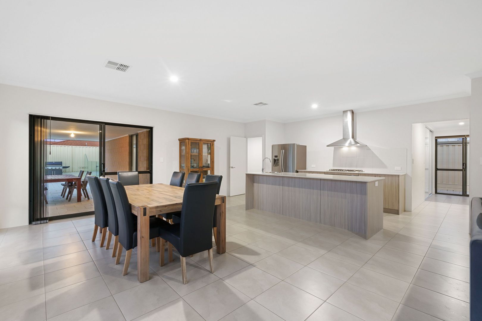 6 Pirianda Close, Clarkson WA 6030, Image 2