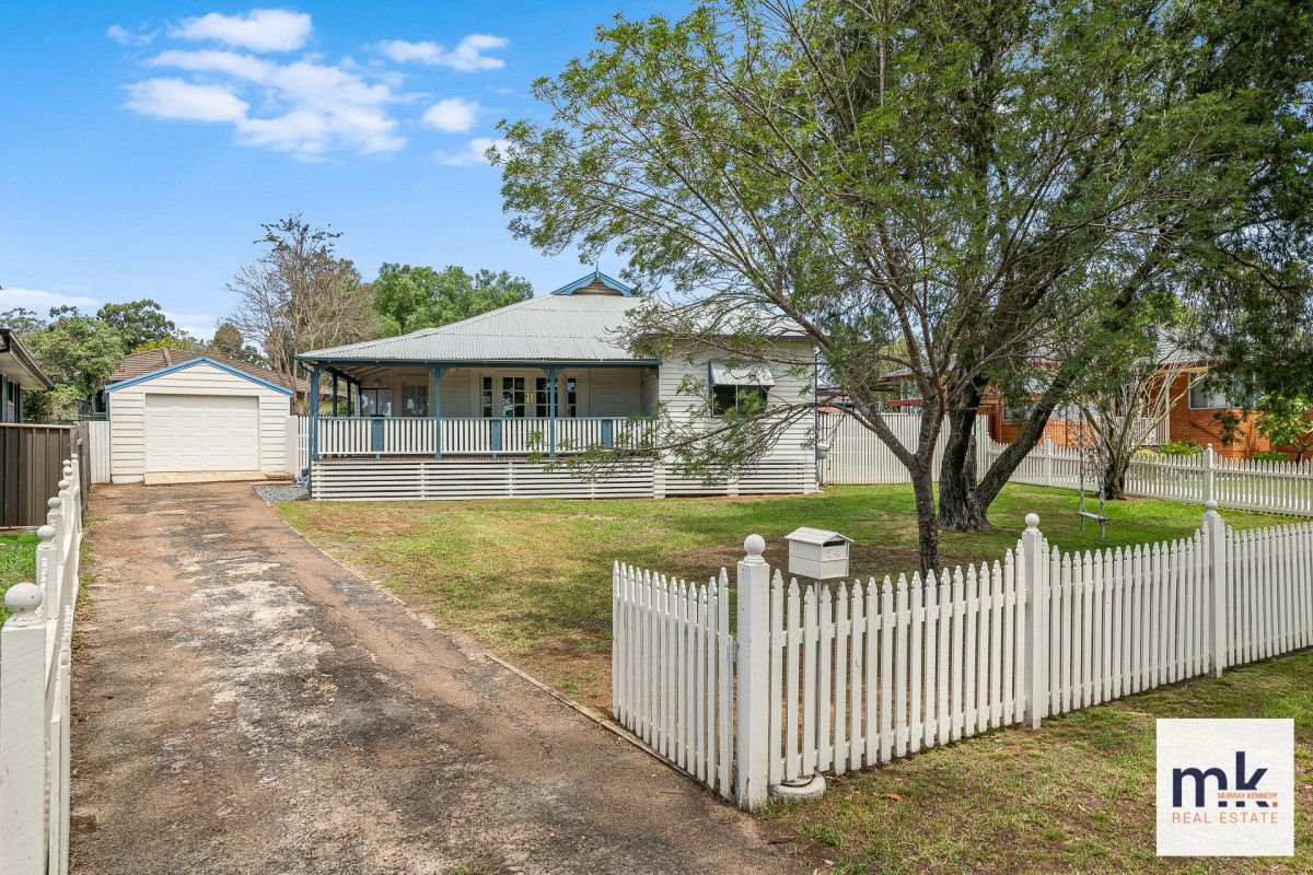 4 bedrooms House in 24 Cowper Drive CAMDEN SOUTH NSW, 2570
