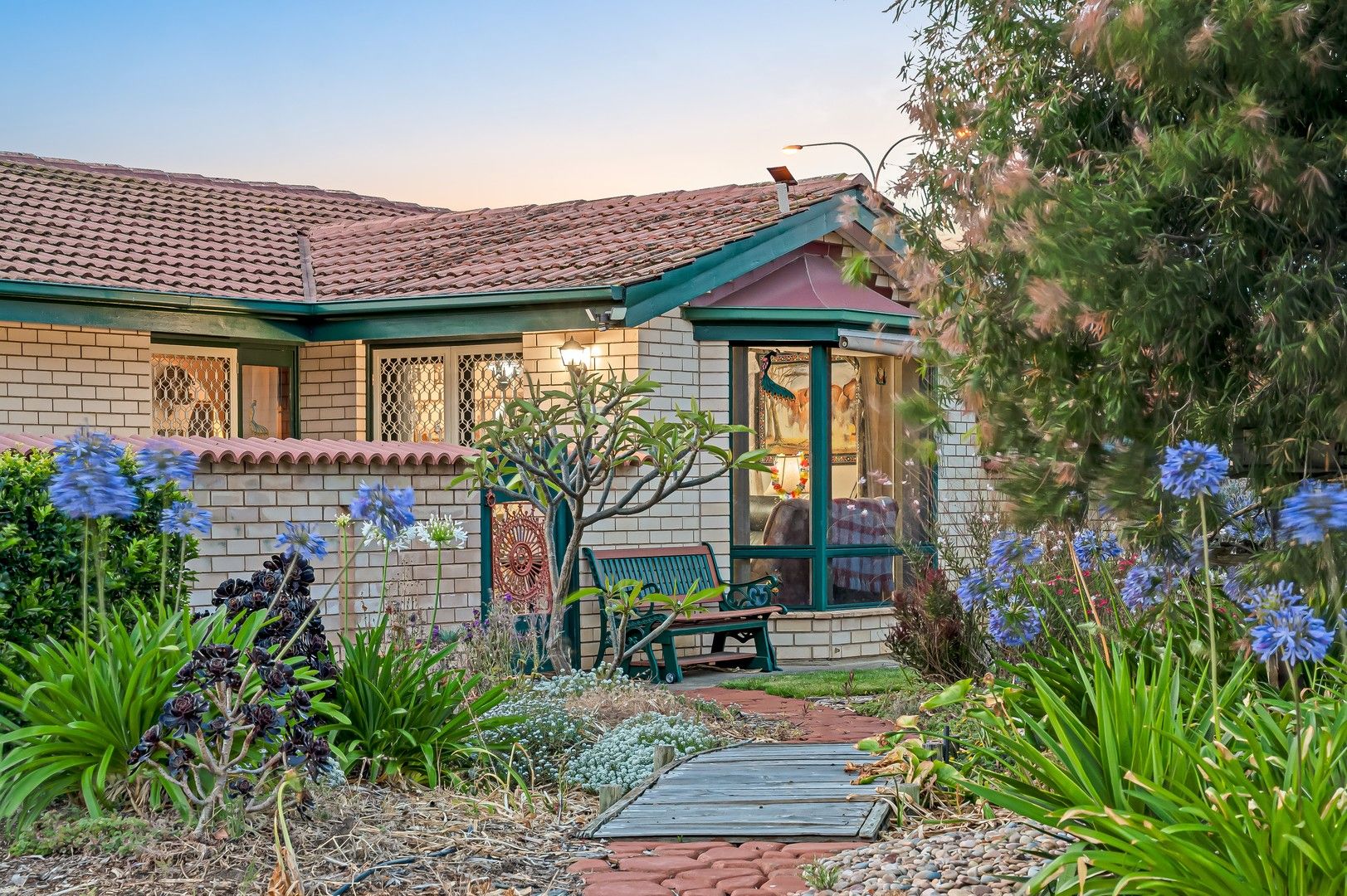 4 bedrooms House in 21 Sunlake Place TENNYSON SA, 5022