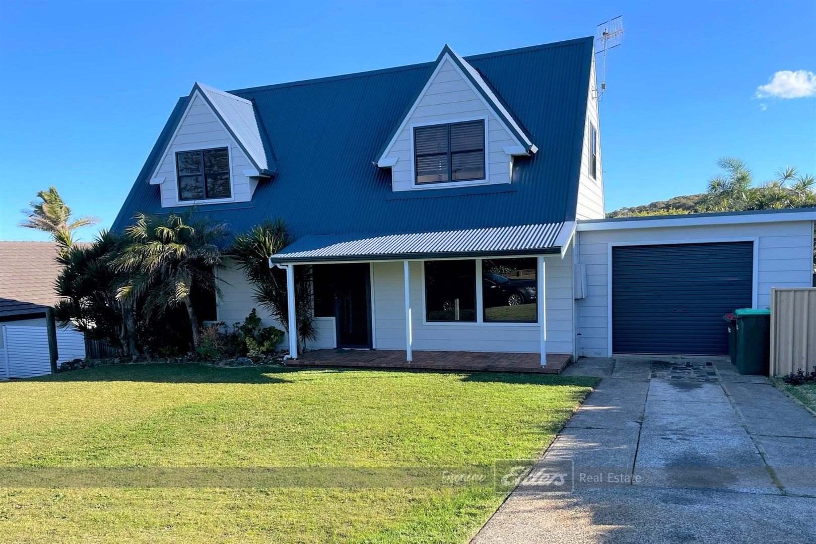 35 Lakeview Crescent, Forster NSW 2428