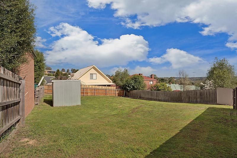 16 Colgoa Court, WATTLE GLEN VIC 3096, Image 2