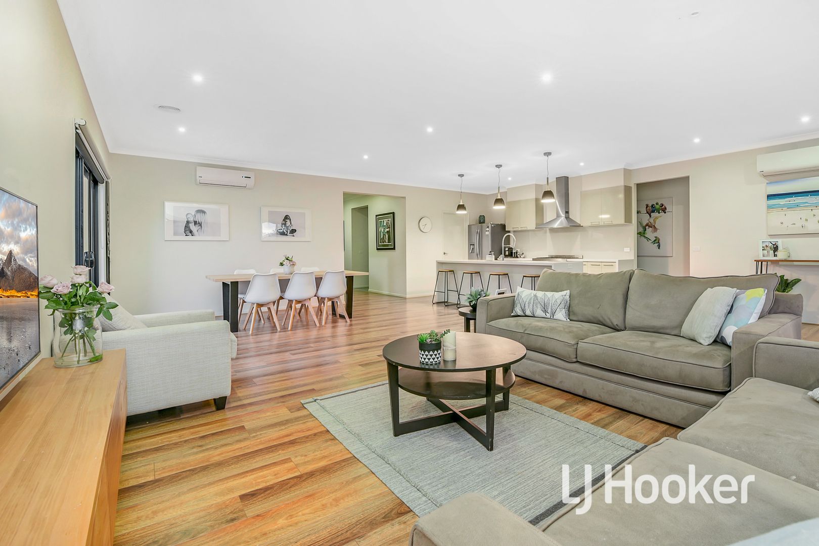 16 Royanne Close, Bunyip VIC 3815, Image 2