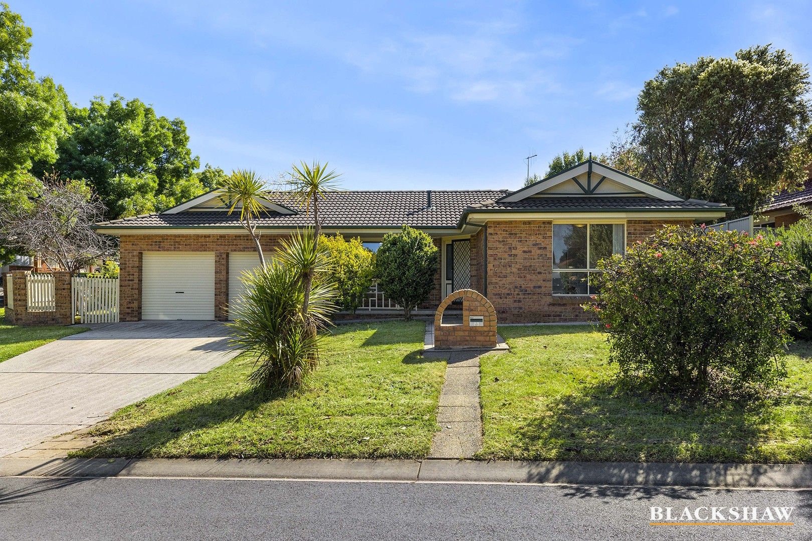 4 bedrooms House in 1 Conjola Close AMAROO ACT, 2914
