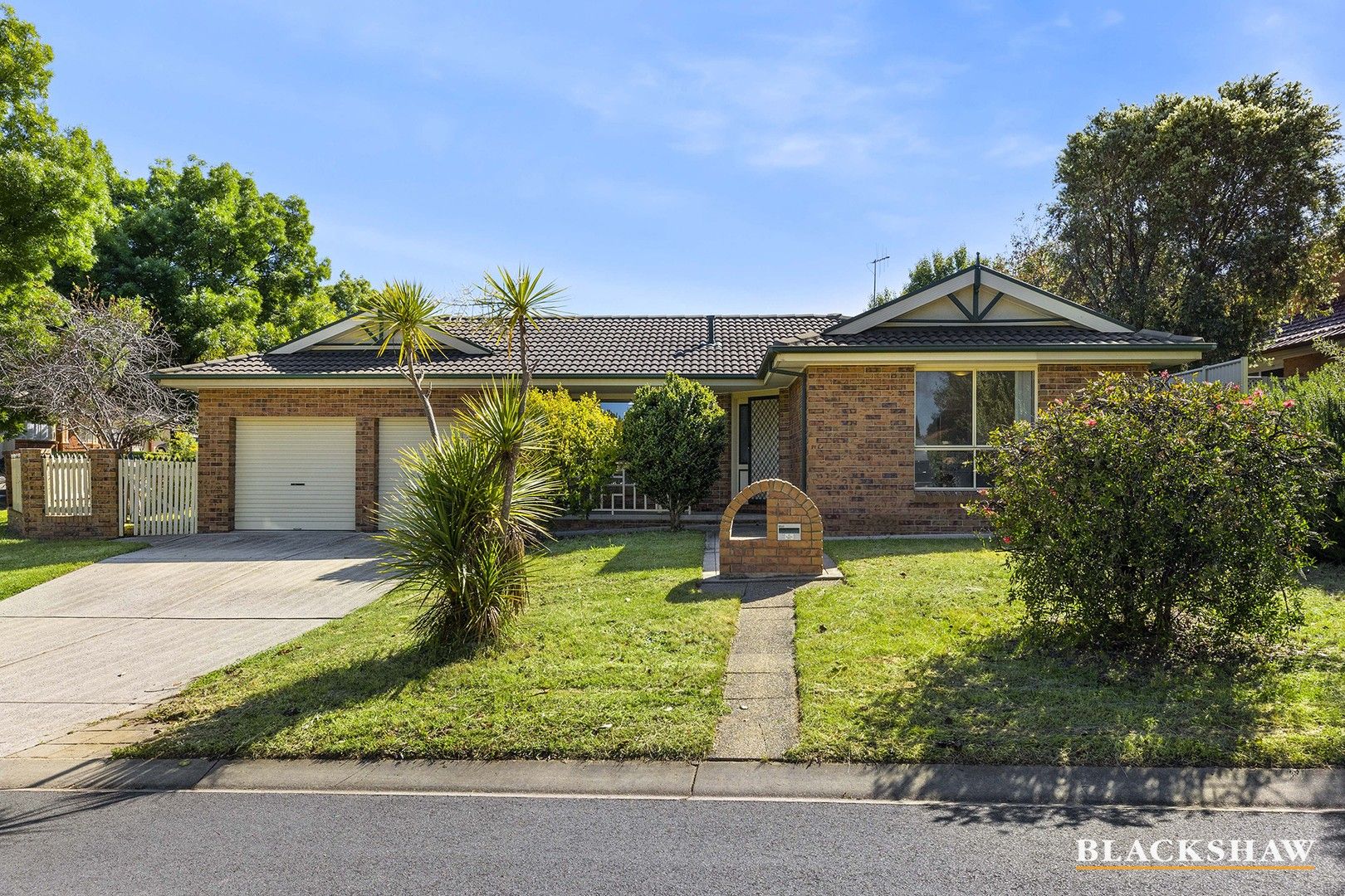 4 bedrooms House in 1 Conjola Close AMAROO ACT, 2914