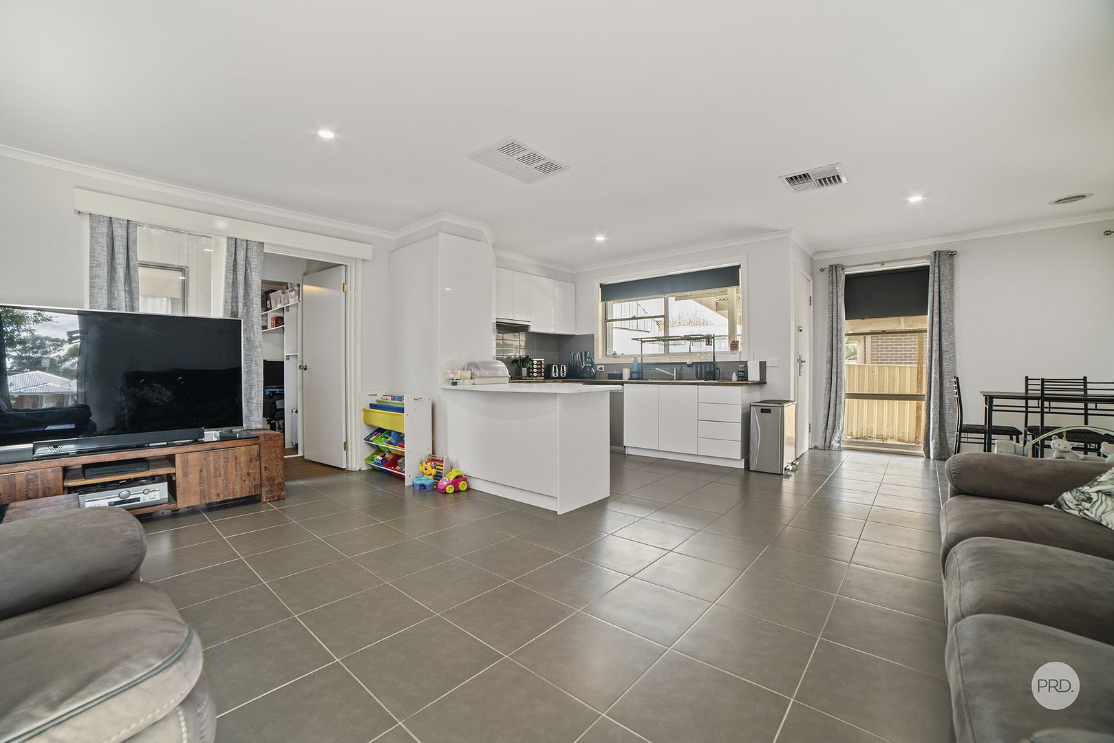 12 Truscott Avenue, California Gully VIC 3556, Image 1