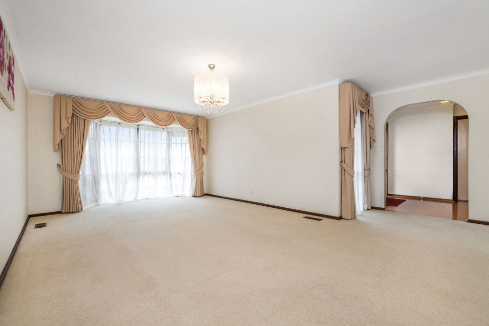 5 Topaz Court, Wantirna South VIC 3152, Image 2
