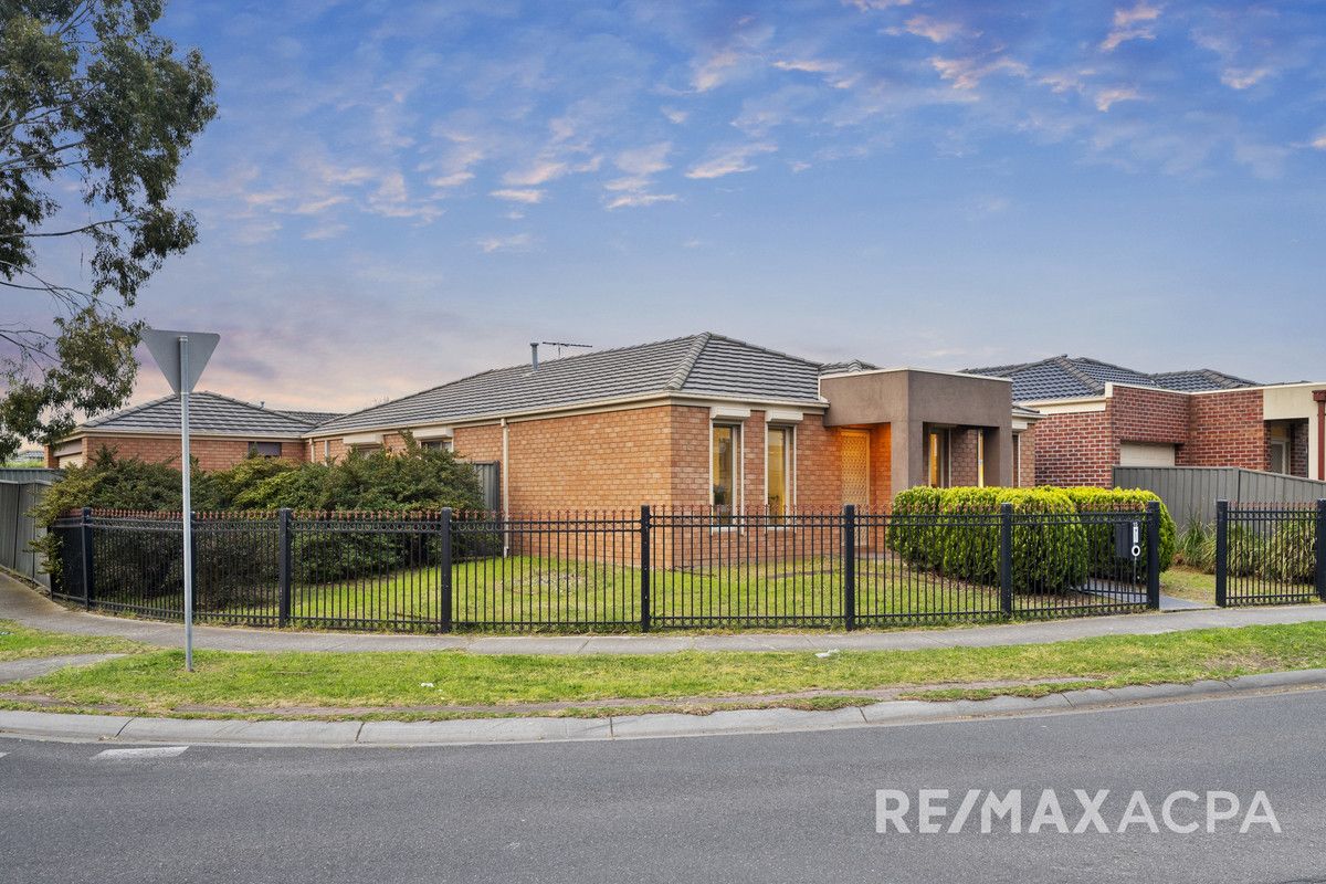 15 Hatchlands Drive, Deer Park VIC 3023, Image 2