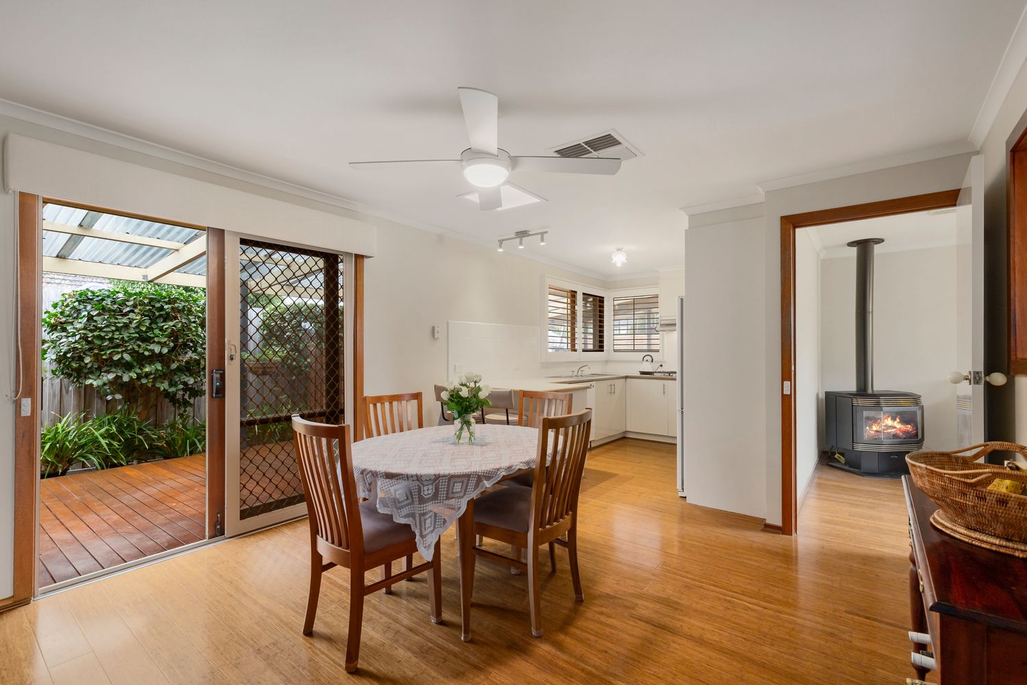 2/18 Avril Street, Scoresby VIC 3179, Image 2