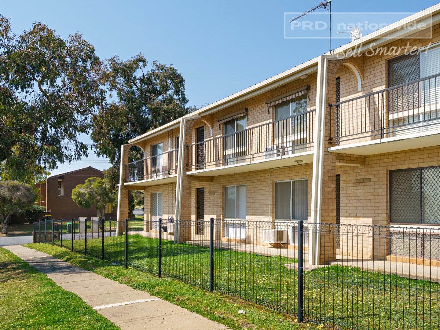 2/4 Nordlingen Drive, Tolland NSW 2650, Image 0