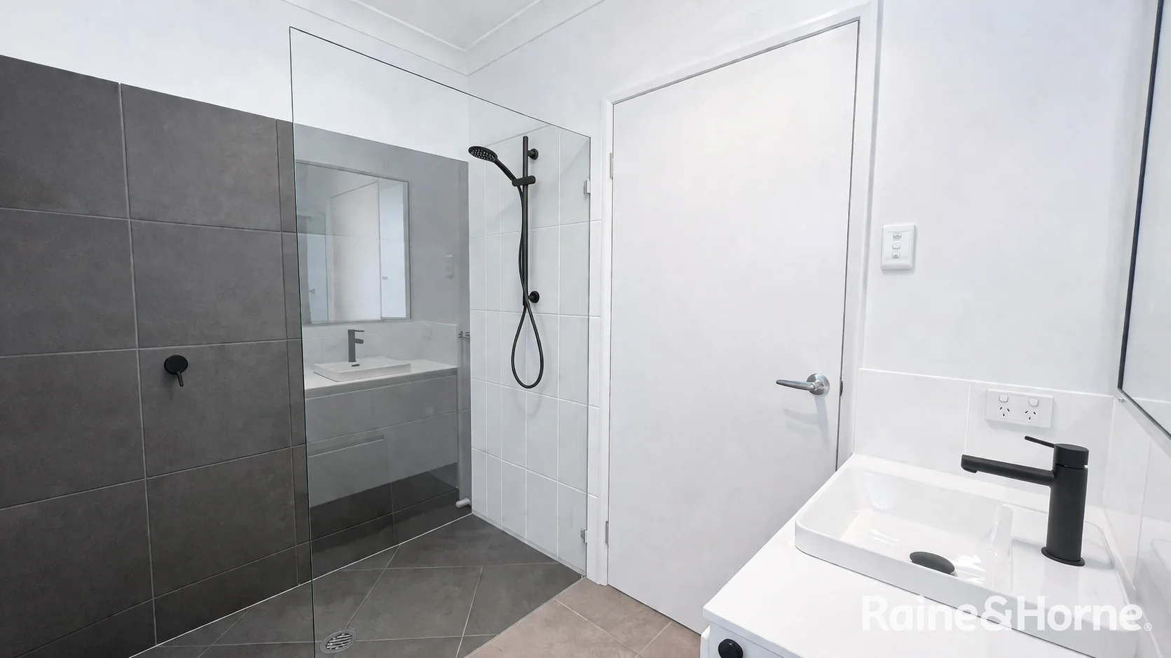 Additional image 7 of 10 Scampi Drive, Clinton QLD 4680