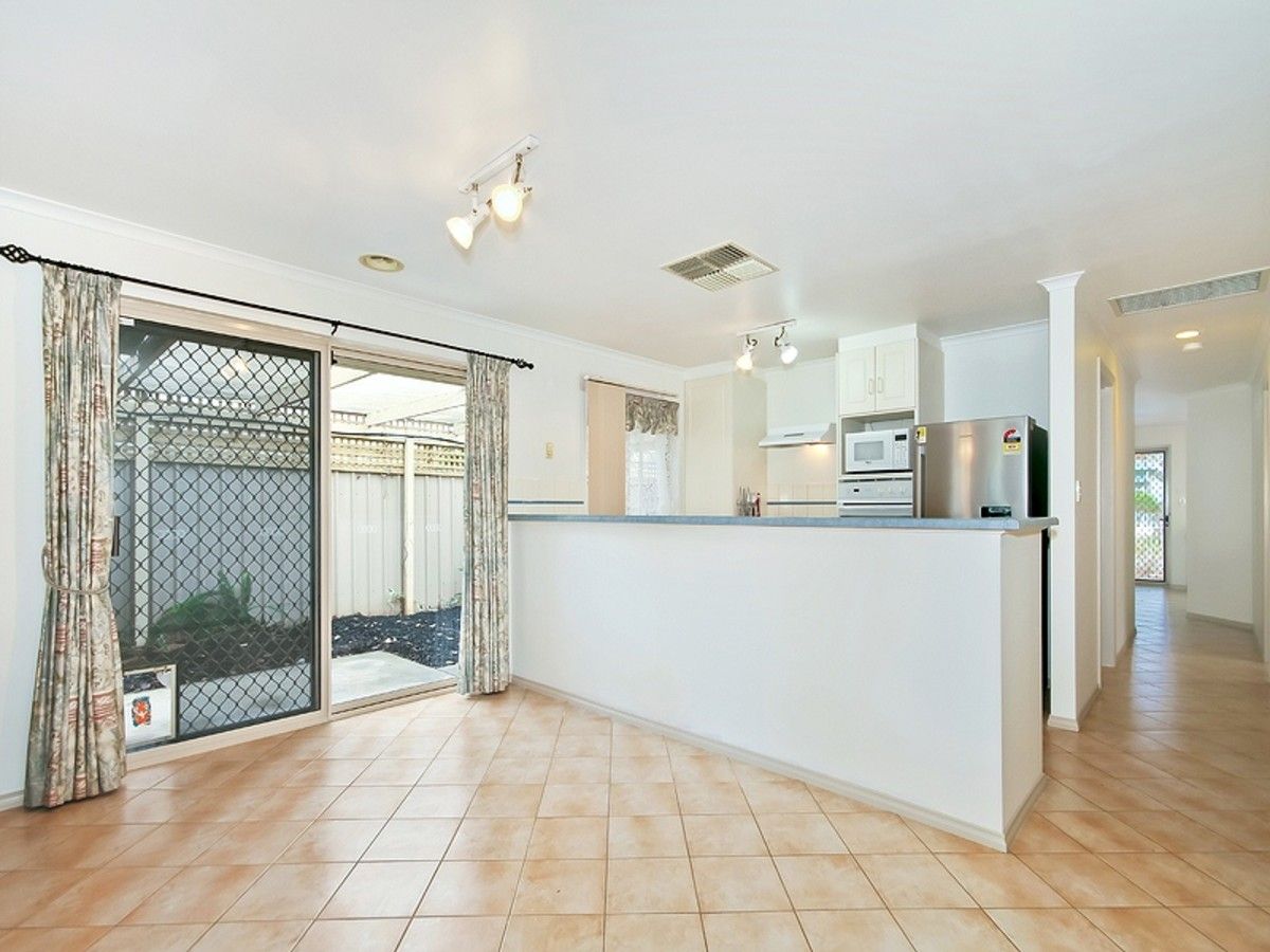 4 Sunderland Crescent, Seaford SA 5169, Image 2