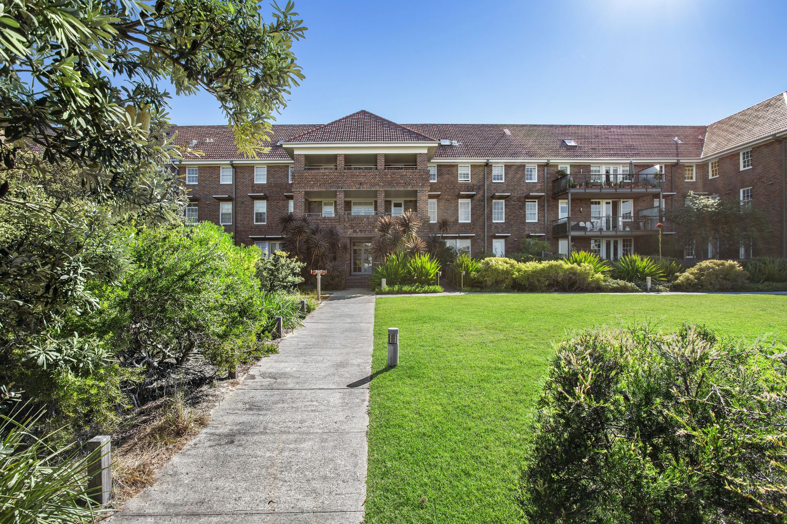 101/1 Pavilion Drive, Little Bay Property History & Address Research