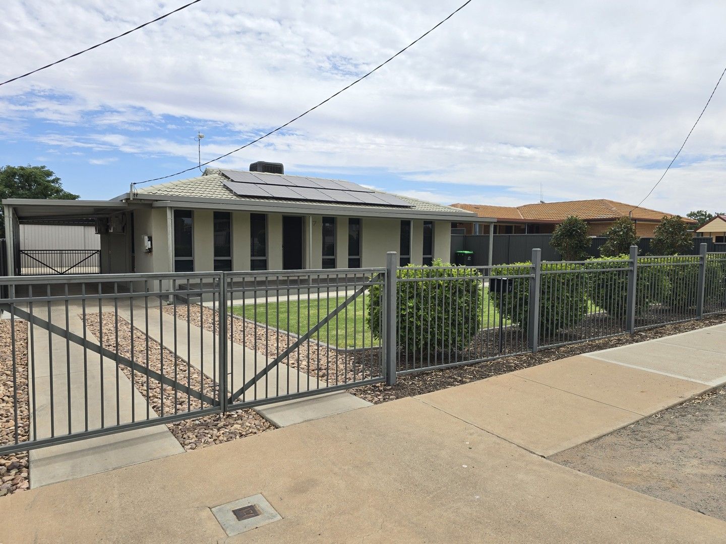 3 bedrooms House in 7 Lawton Street BROKEN HILL NSW, 2880